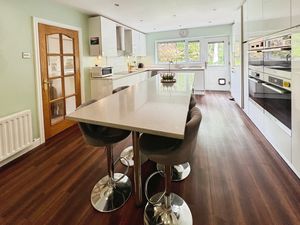 Kitchen- click for photo gallery